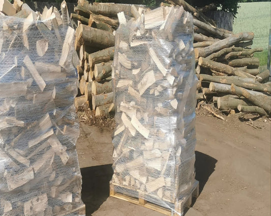 ANGEBOT Kaminholz Brennholz trocken, Schüttraummeter auf Palette inkl. 1 Sack Anzündhölzer ca.10 KG Zur sofortigen Verbrennung geeignet
